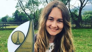 Are 21 de ani, este din Bistrita si e sefa de promotie la Universitatea Sorbona din Paris