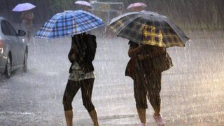 Meteorologii avertizeaza: ploi torentiale, grindina si vijelii timp de 3 zile