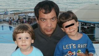 "Cerem deshumarea lui Ionut Anghel si efectuarea unei analize ADN"! Mai multe asociatii cer Parchetului sa redeaschida cazul baiatului ucis de caini! Se pune la indoiala sinceritatea parintilor!