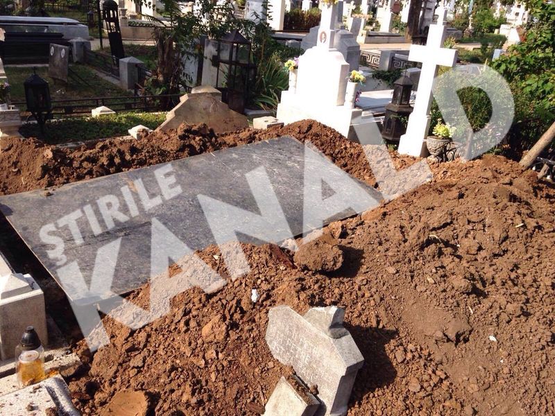 Bucata de cruce se iveste din pamant