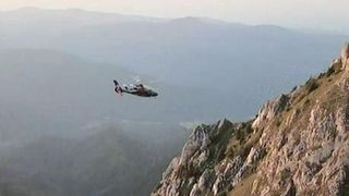 Situatie revoltatoare. Pilotul unui elicopter privat a vrut sa salveze o turista accidentata de pe munte, insa a fost gonit de autoritati. Ce s-a intamplat dupa ce SMURD-ul a abandonat misiunea
