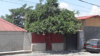 Asa arata azi curtea din Tulcea in care a crescut Antonescu. Casa familiei senatorului a fost demolata in 1977