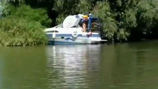 O excursie de vis in Delta Dunarii s-a transformat intr-o tragedie. 12 persoane si-au vazut moartea cu ochii, dupa ce salupa in care se aflau s-a rasturnat