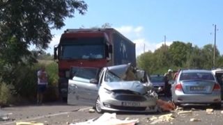 Patru rom&acirc;ni răniţi &icirc;ntr-un accident rutier produs &icirc;n Bulgaria. Victimele vor fi preluate de un echipaj SMURD şi aduse la SJU Constanţa