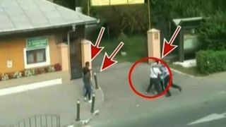 Imagini strigatoare, la Ramnicu Valcea. Un batran este jefuit de patru indivizi. Ce se intampla in secunda urmatoare cu hotii