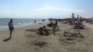 Elena Udrea, intr-o noua ipostaza controversata. Cum a pozat alaturi de morminte