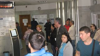 Veste buna pentru bucuresteni. Locuitorii din Capitala si Ilfov vor putea sa isi plateasca taxele si impozitele la ghisee cu ajutorul cardului