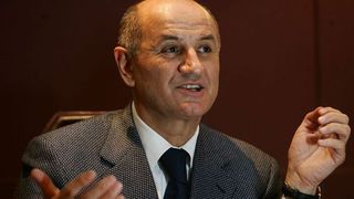 George Copos, la DNA, pentru ca ar fi plagiat una dintre cartile scrise in inchisoare