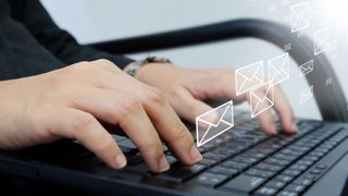 Unul dintre cei mai importanti investitori din Romania a ramas fara 40 de milioane de euro dupa ce a trimis un email. Unde au ajuns banii... La hackerii din Bistrita