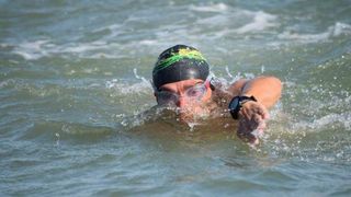 Premiera pentru Romania! Bibliotecarul Avram Iancu a reusit sa traverseze inot Canalul Manecii