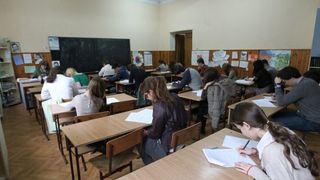 Schimbari majore in Educatie! Sesiunea de bacalaureat va avea trei saptamani, iar profesorii isi vor putea da definitivatul in luna aprilie. Ce se intampla cu notele de la bac dupa contestatii
