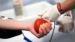 Salvează o viaţă. Dăruieşte timp, donează s&acirc;nge!