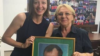 Campioana olimpica la scrima, Ana-Maria Popescu a facut-o pe mama lui Alex Pascu sa zambeasca! Ana si-a pierdut singurul copil in incendiul din Colectiv