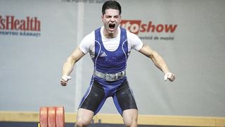 Campionul la haltere care s-a pozat in cimitir cu un teanc de bancnote ia bani de la statul roman! Ninel Miculescu a incasat o renta viagera de 48.000 de euro!