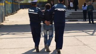 Medicul din Oradea, acuzat ca a ucis doua persoane in Ungaria, a fost prins la Cluj. Doctorul a facut dezvaluiri socante in fata procurorilor