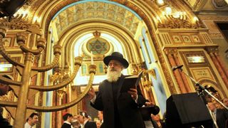 Rafael Shaffer, rabinul sef al Romaniei: "Asa cum trebuie finantate scolile din bani publici, spitalele, asa avem nevoie si de lacasuri de cult"