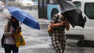 Meteorologii avertizeaza: ploi abundente, vant puternic si grindina pana maine