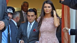 Sotului Elenei Basescu i-a mers prost atat in casnicie cat si in afaceri! Bogdan Ionescu divorteaza acum, iar firma sa are pierderi uriase, de peste 100.000 de euro