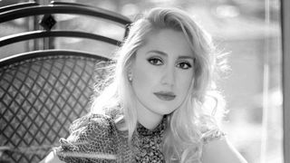 Firma de taxi aerian a fiicei lui Ioan Niculae este in faliment! Cel mai bogat roman investise o suma enorma in aparatele de zbor!