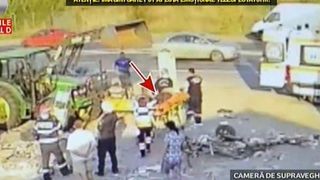 Impact fulgerator. Intr-o secunda, soferul unui TIR a spulberat totul in cale. Martorii spun ca poate i s-a facut rau la volan