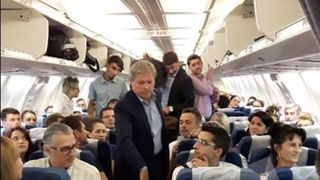 Cati bani a economisit Dacian Ciolos pentru ca a mers cu avionul la clasa economica!