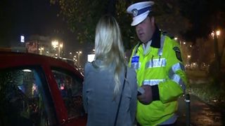 A fost prinsa conducand beata de doua ori. Ce au facut politistii cand au prins-o din nou in stare de ebrietate