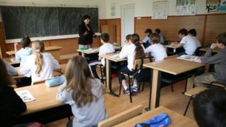 Situatie confuza la doua scoli din Vaslui. Elevilor ar trebui sa li se acorde un supliment alimentar de 7 lei, dar sefii ISJ nu stiu cum sa aplice programul pilot