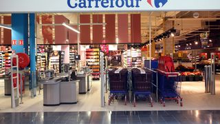 Carrefour angajează 700 de persoane. Ce posturi sunt scoase la bătaie