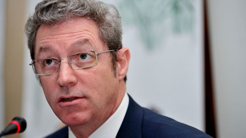 Adrian Streinu-Cercel este medic specialist in boli infectioase