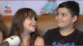 Povestea trista a trei copii intretinuti dintr-o pensie de 400 de lei a buncii. Se culca nemancati, dar sunt fericiti ca merg la scoala