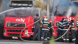 Un tir a luat FOC pe DN 2 E, aproape de Mihailesti