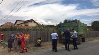 O infectie a aparut la piciorul replantat. Medicii din Iasi fac eforturi supraomenesti pentru a o salva pe fetita de 6 ani care a fost lovita de remorca unui tractor