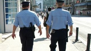 Un politist din Calarasi, impuscat in cap cu arma din dotare. Colegii l-au gasit mort pe un camp