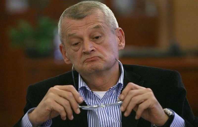 Din ultima declaratie de avere a lui Oprescu lipsesc paginile care ofera informatii despre banii din conturi si bunurile de valoare