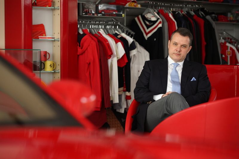 Dupa ce a plecat de la Ministerul Sanatatii, Bazac a revenit la reprezentanta sa, care vinde masini de lux