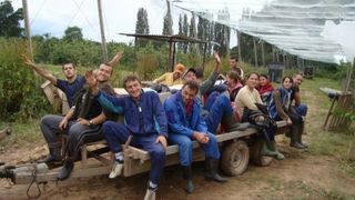 Marea Britanie ar putea introduce permise de munca pentru a controla imigratia din UE