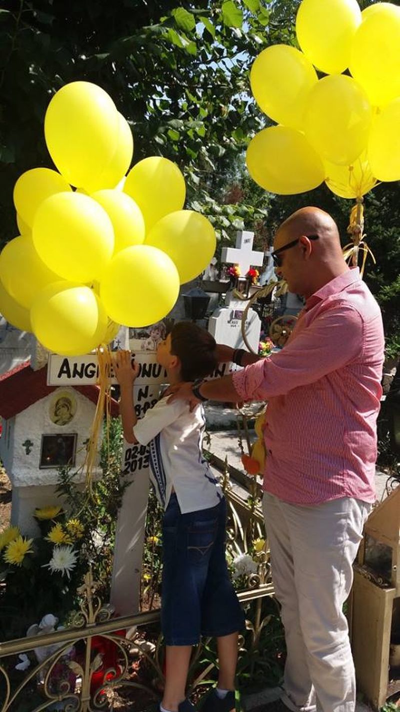 Fratele lui Ionut i-a sarutat fotografia de pe cruce