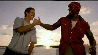 Melodia tribut pentru Paul Walker a devenit al doilea videoclip din lume care depaseste doua miliarde de vizualizari pe YouTube