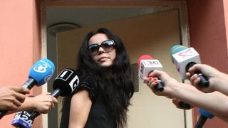 Andreea Marta, a doua sotie a lui Codrut Marta, a fost implicata intr-un dosar de proxenetism pentru care a primit o condamnare de 3 ani de inchisoare cu suspendare