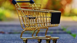 Primul lant de hipermarketuri care introduce la raft produse cu pretul stabilit de consumatori