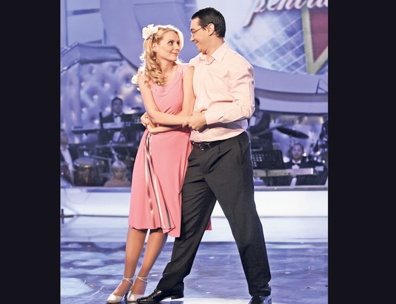 Ponta este casatorit cu Daciana, fiica lui Ilie Sarbu