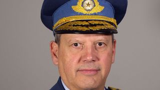 Dumitru Prunariu are gradul de general-locotenent in rezerva