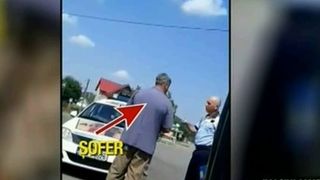 De la o banală amendă, un poliţist din Bacău a trecut rapid la ameninţări! Soferul care l-ar fi scos din sărite a filmat totul cu un telefon mobil!