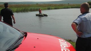 Tragedie in Dambovita. Fetiţă de cinci ani, găsită moartă &icirc;ntr-o baltă formată &icirc;n locul unei foste balastiere