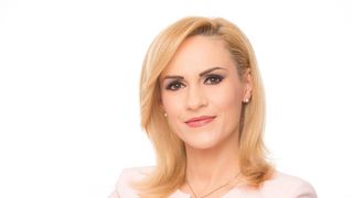 Gabriela Vranceanu Firea e mandra de originile sportive ale primei sale familii! Fostul sot, decedat la 52 de ani, era antrenor de atletism, iar soacra primaritei a fost decan la ANEFS!