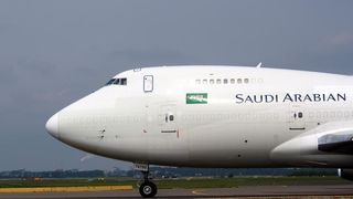 Un avion Saudi Airlines este izolat pe aeroport, pilotul sustine ca aeronava este sub amenintare!