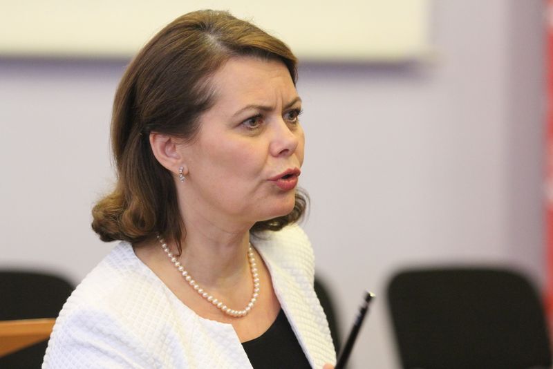 Deputata Aurelia Cristea, intiatoarea legii antifumat