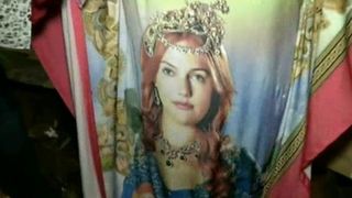 Cantareata de muzica populata Mirela Radu, petrecere turceasca de ziua ei. A purtat o rochie cu chipul lui Hurrem