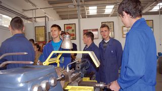 Guvernul anunta: 250 de lei pentru peste 100.000 de elevi din Romania!