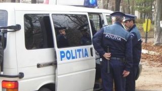 Vaslui: Mama nou-născutului găsit abandonat pe o bancă din curtea bisericii catolice din Huşi, identificată de către poliţişti